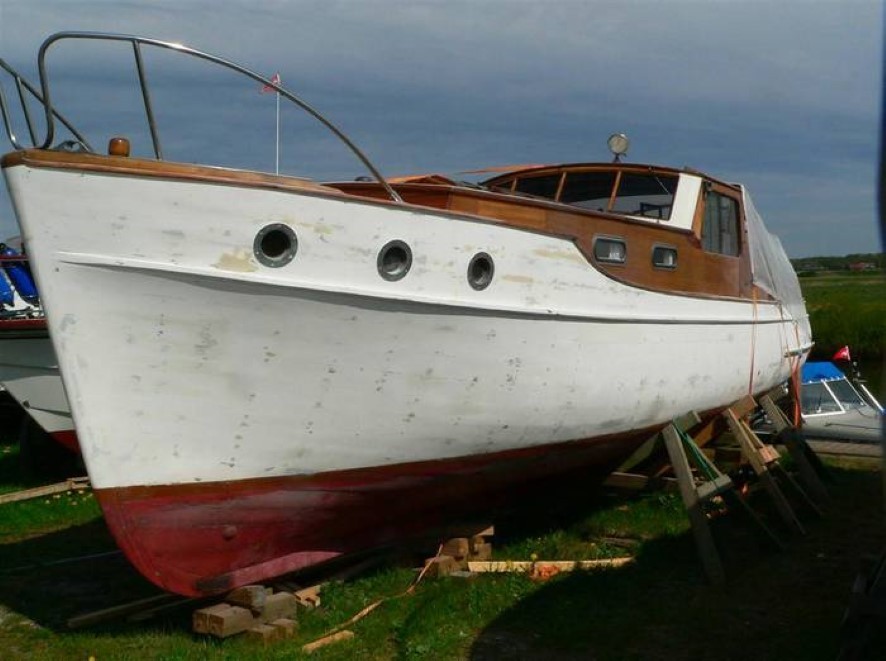 The hull has been sanded