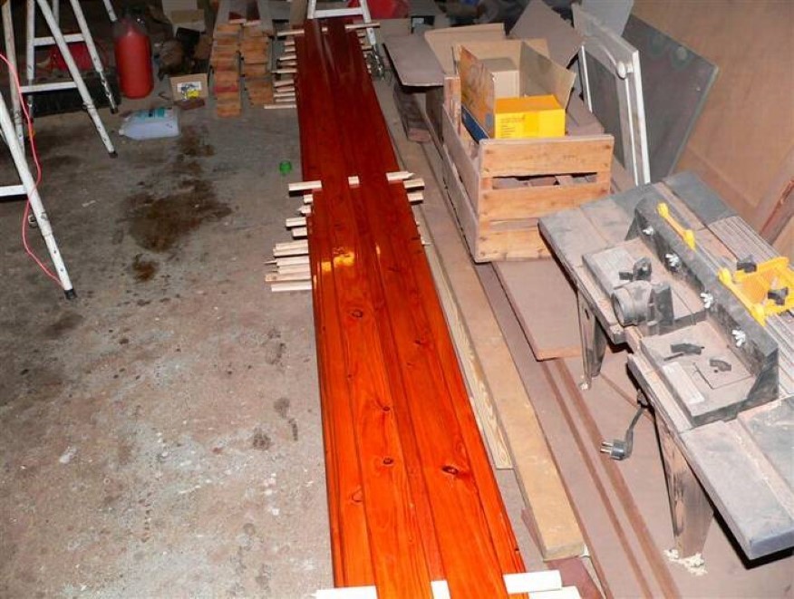 The new planks for the deckhouse roof